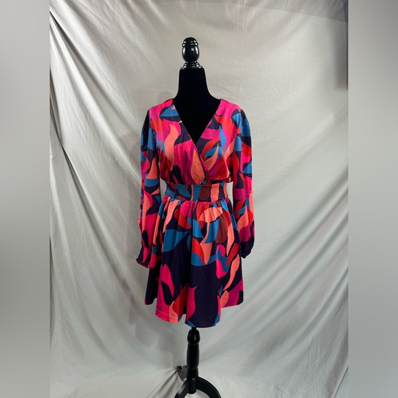 Shirred Bishop Cuff Sleeve A-line Dress - Picture 6 of 9